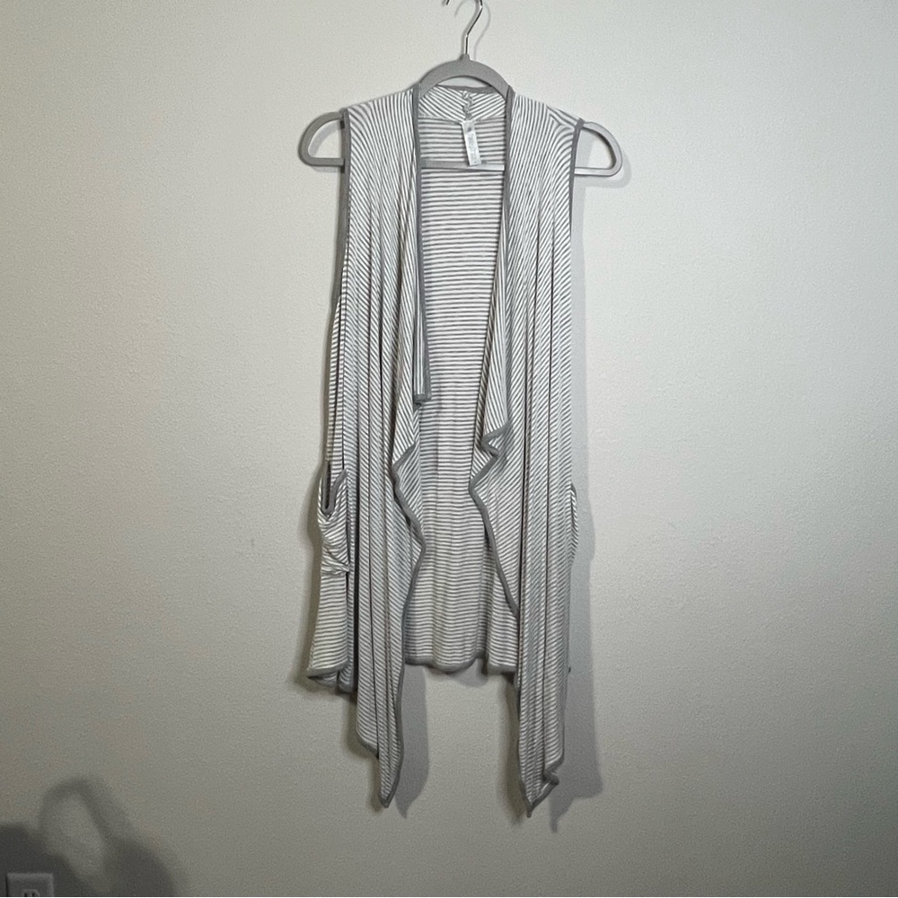 Small Paisley Grace grey and white striped long duster vest